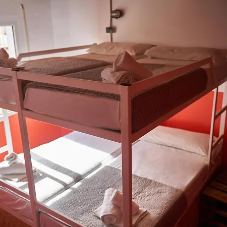Loft Group Hostal *
