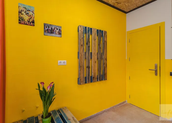 Loft Group Hostel Lloret de Mar