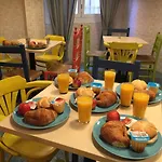 Loft Group Albergue Lloret de Mar