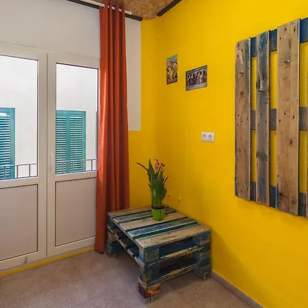 Loft Group Albergue Lloret de Mar