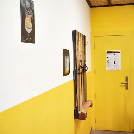 Loft Group Albergue