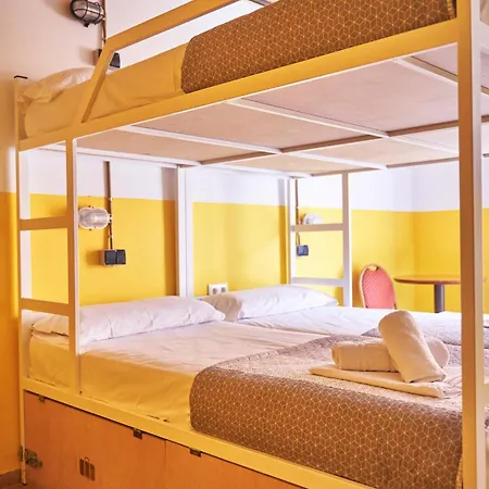 Loft Group Albergue