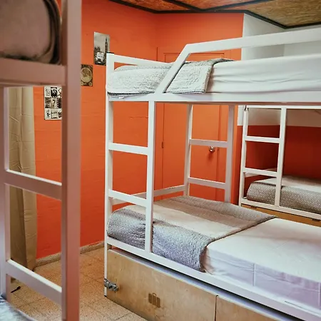 Loft Group Albergue