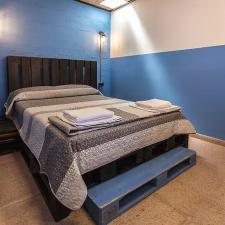 Loft Group Albergue