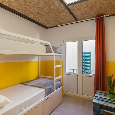 Loft Group Albergue Lloret de Mar