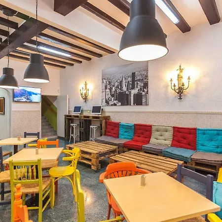 Loft Group Hostel *